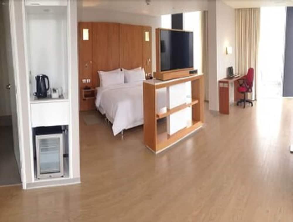 Ramada Encore By Wyndham Lima San Isidro Exterior photo