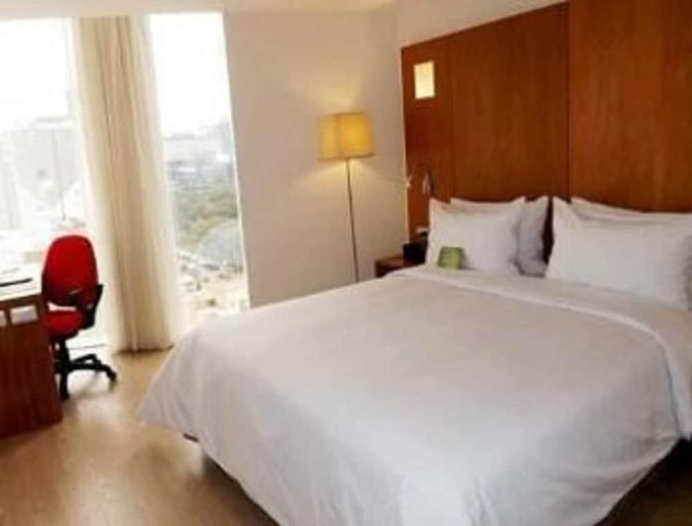 Ramada Encore By Wyndham Lima San Isidro Exterior photo