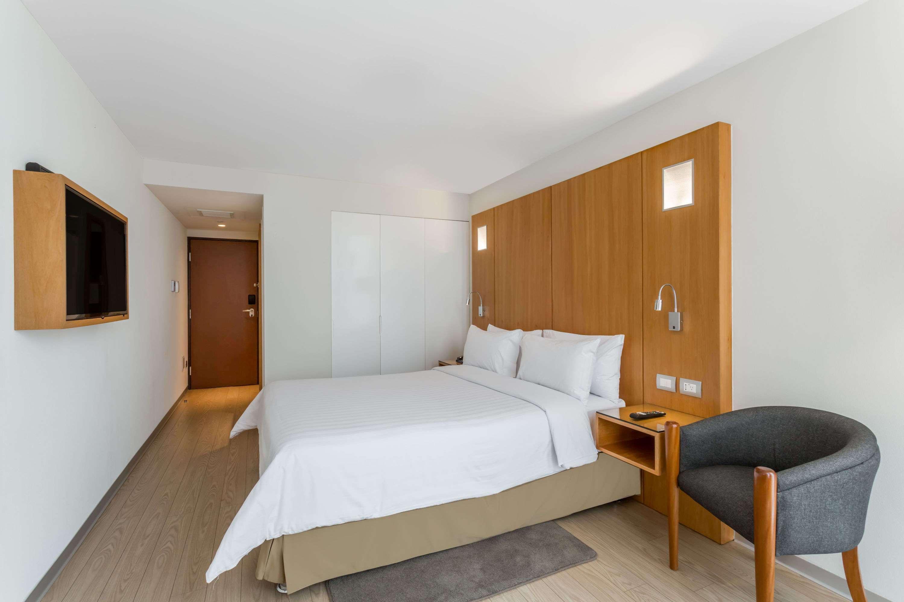 Ramada Encore By Wyndham Lima San Isidro Exterior photo