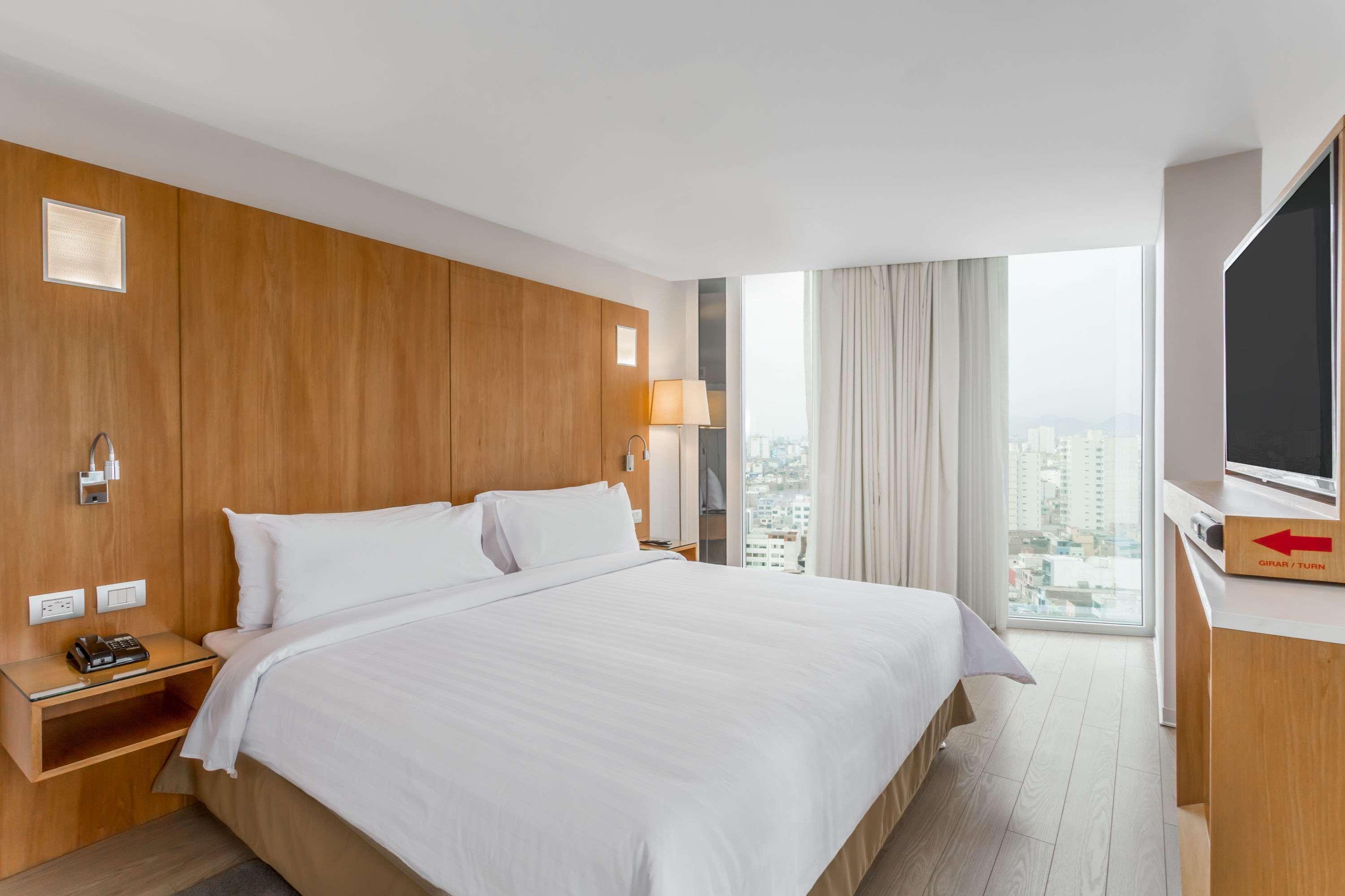 Ramada Encore By Wyndham Lima San Isidro Exterior photo
