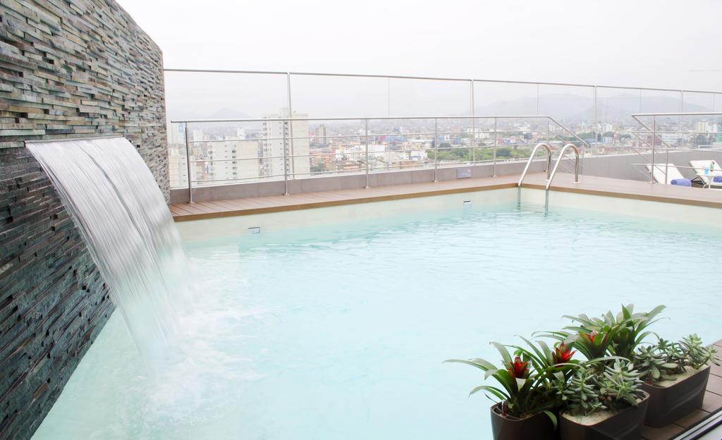 Ramada Encore By Wyndham Lima San Isidro Exterior photo